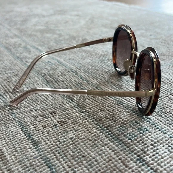 COPY - Prada sunglasses - Picture 4 of 13